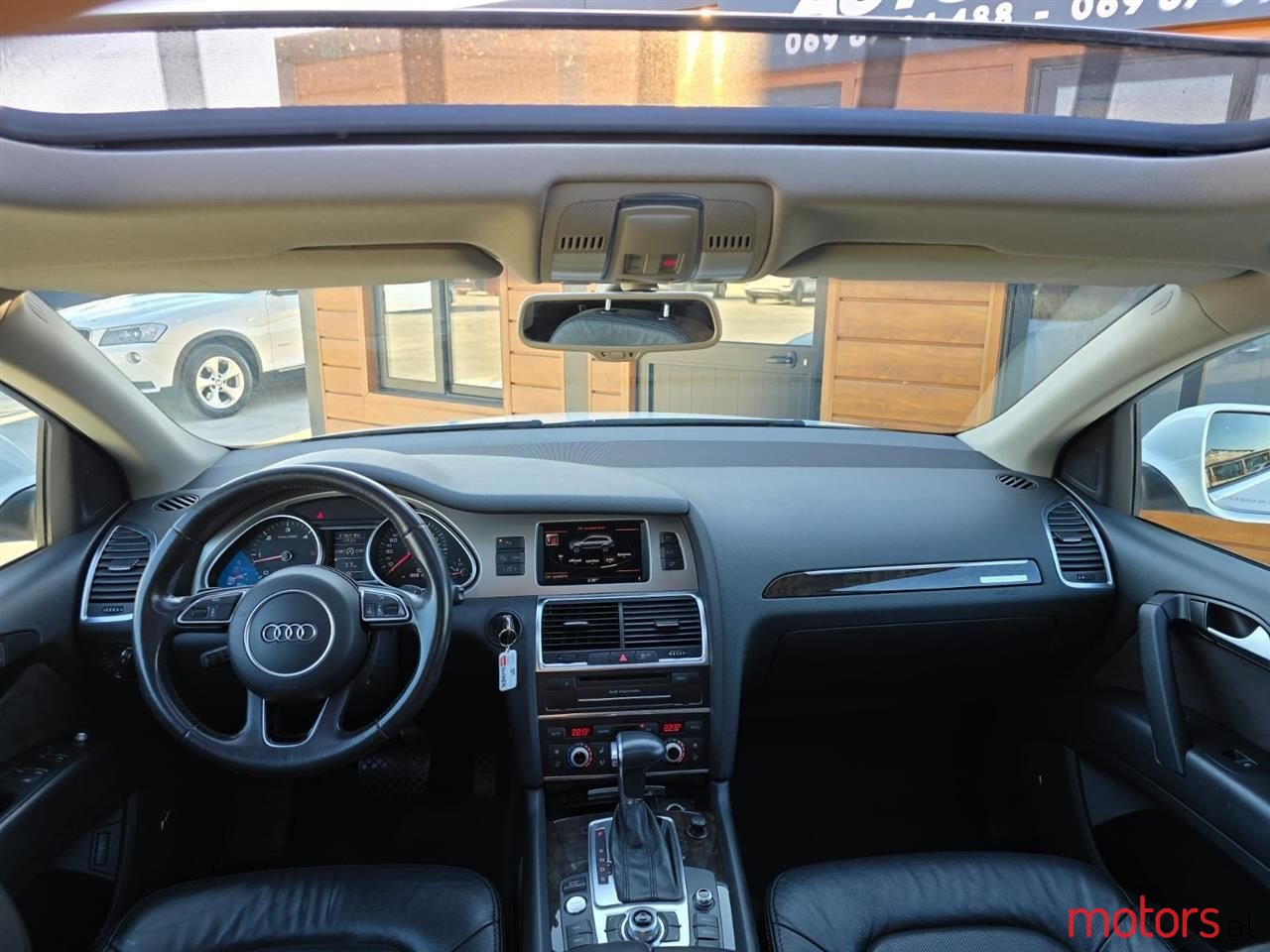 2015' Audi Q7 photo #5