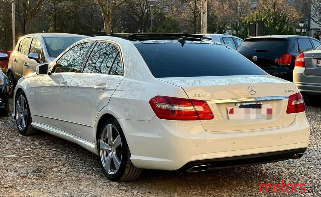 2011' Mercedes-Benz E 350 photo #2