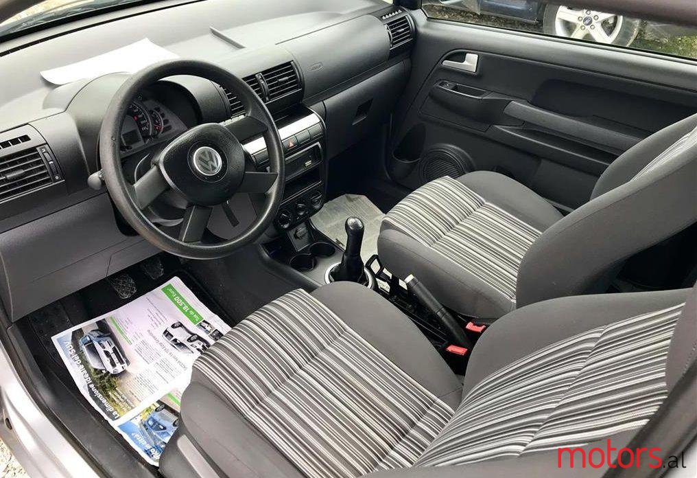 2006' Volkswagen Fox photo #1