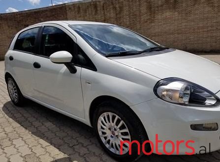 2012' Fiat Punto photo #1