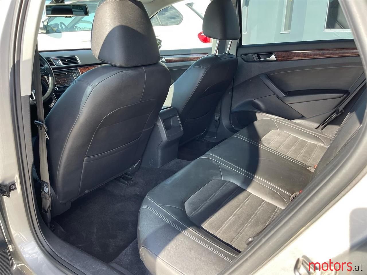 2012' Volkswagen Passat photo #2