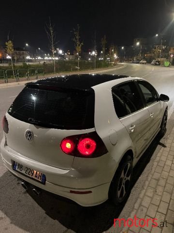 2008' Volkswagen Golf photo #2