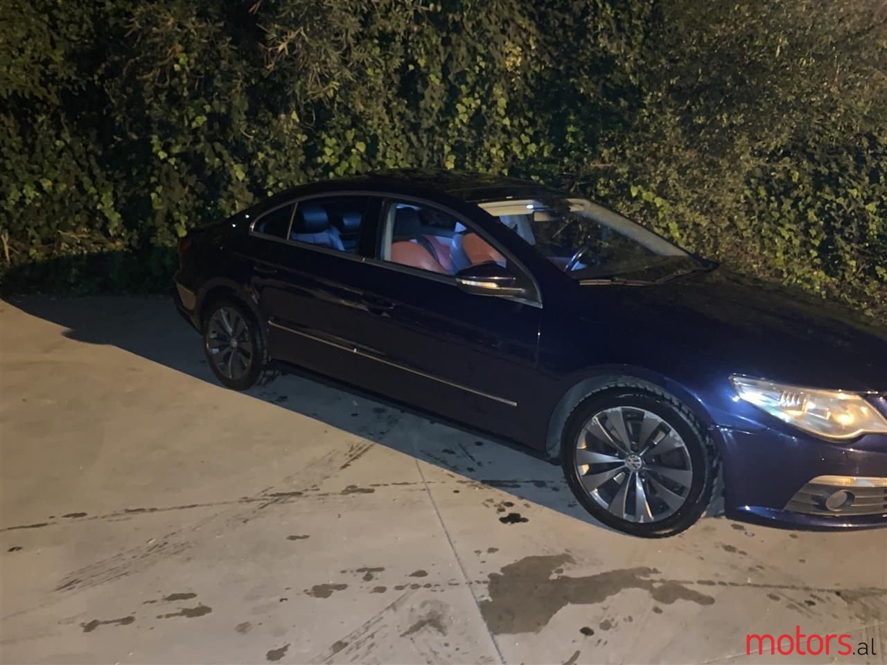 2010' Volkswagen Passat photo #5