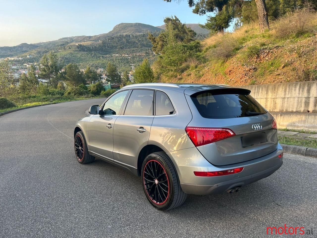 2011' Audi Q5 photo #5