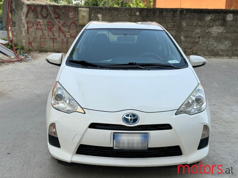 2013' Toyota Yaris photo #1