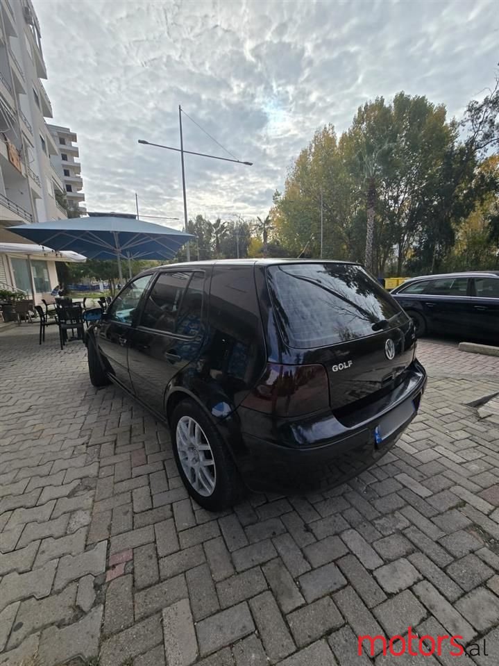 2001' Volkswagen Golf photo #4