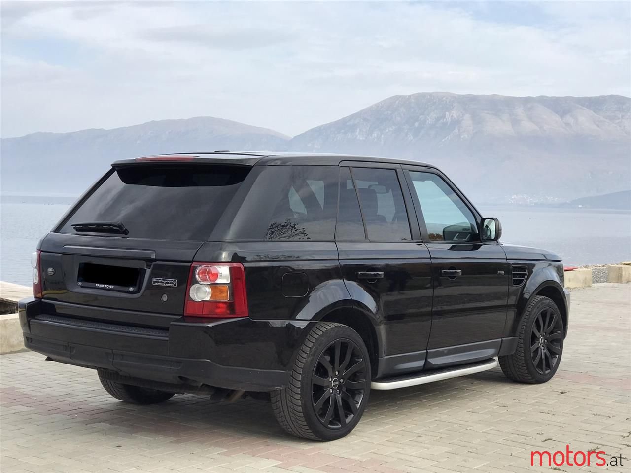 2009' Land Rover Range Rover Sport photo #2