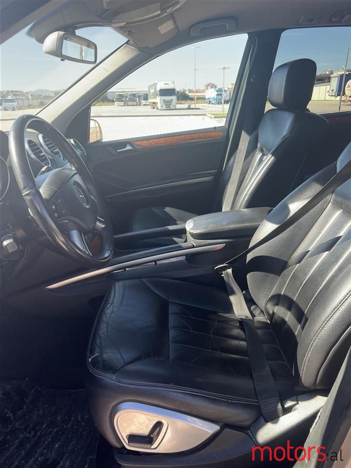 2006' Mercedes-Benz ML 320 photo #3