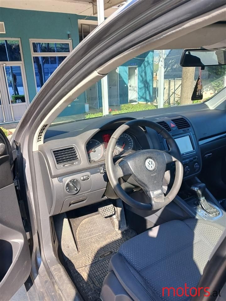 2007' Volkswagen Golf photo #2