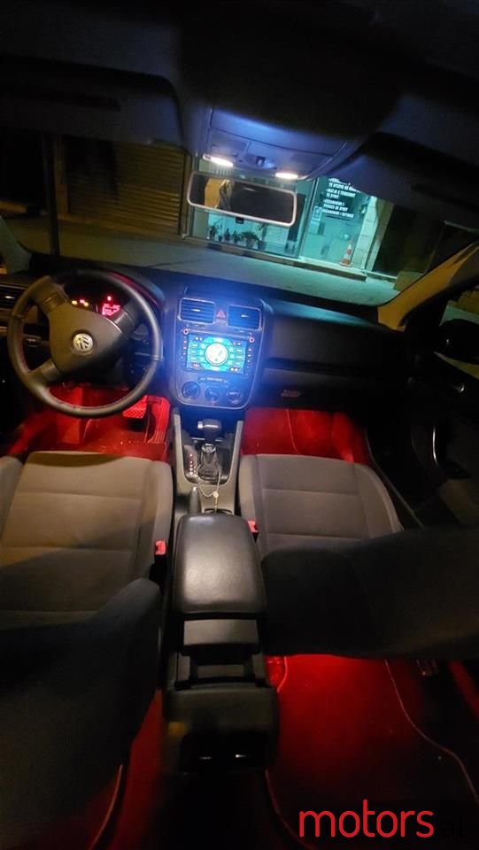 2008' Volkswagen Golf photo #5