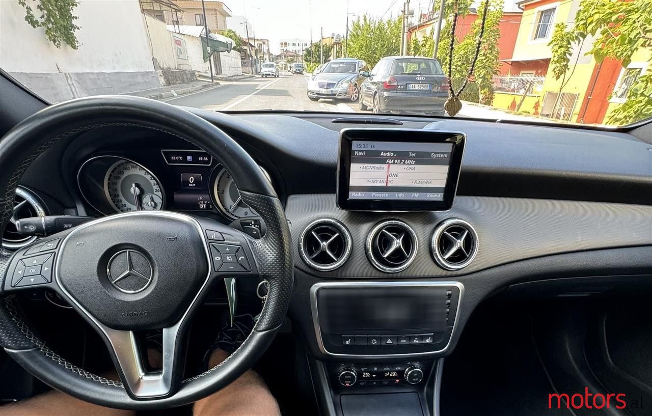 2014' Mercedes-Benz CLA 200 photo #2