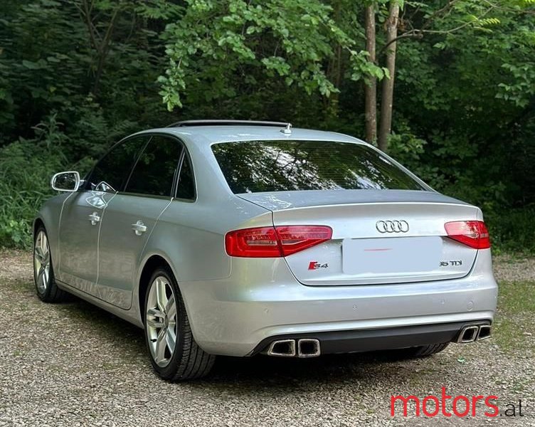 2013' Audi A4 photo #3