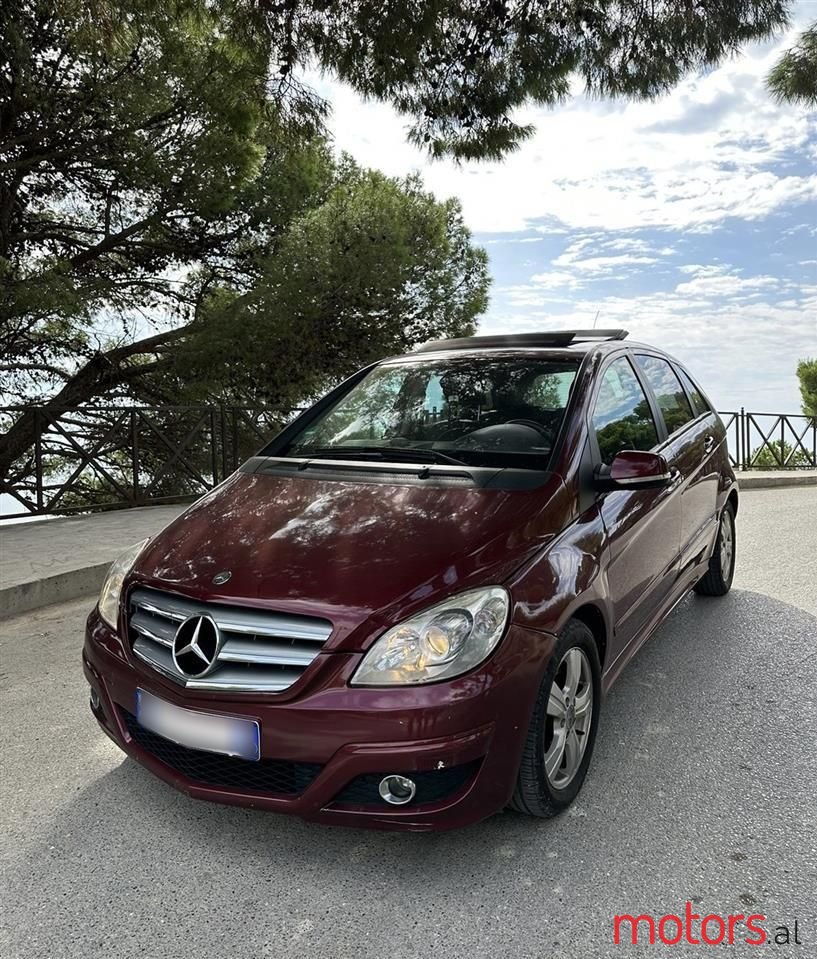 2010' Mercedes-Benz B 180 photo #5