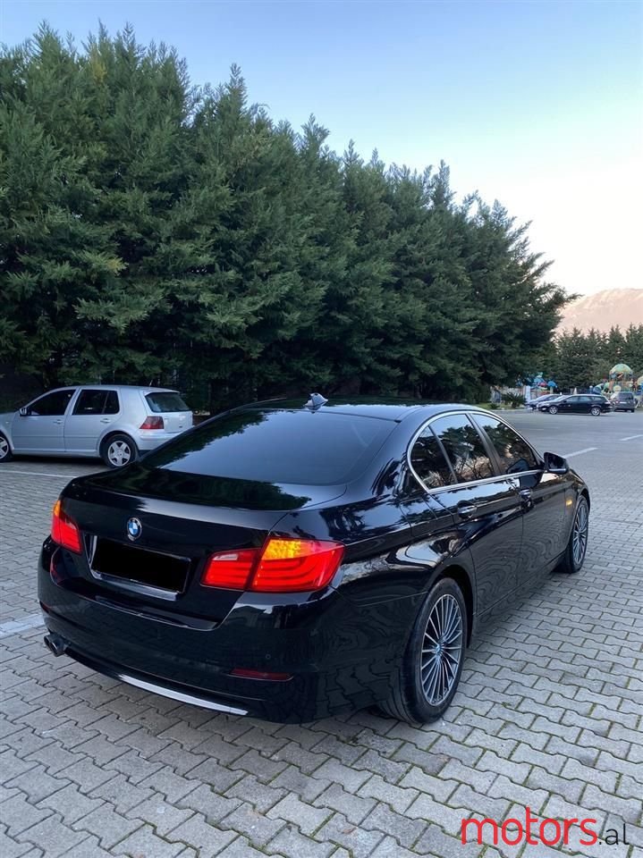 2010' BMW 530 photo #5