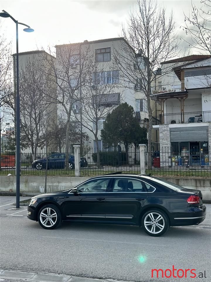 2013' Volkswagen Passat photo #3