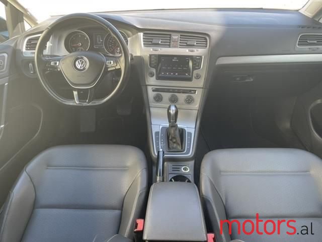 2015' Volkswagen Golf photo #3