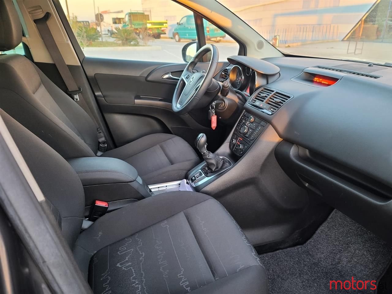 2011' Opel Meriva photo #2