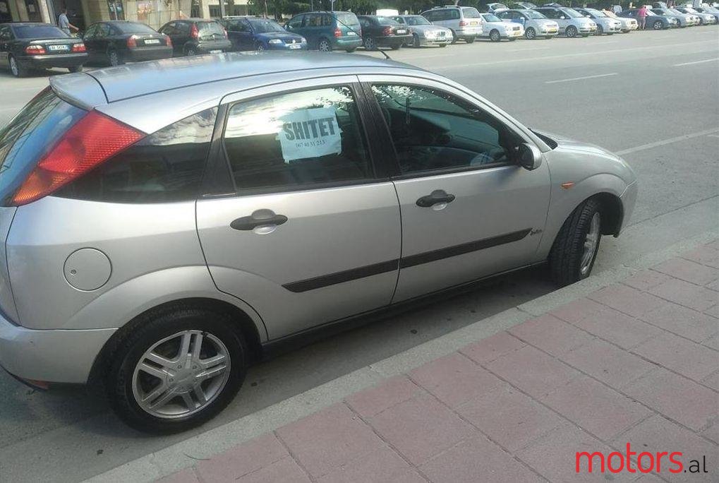 2001' Ford Focus photo #1