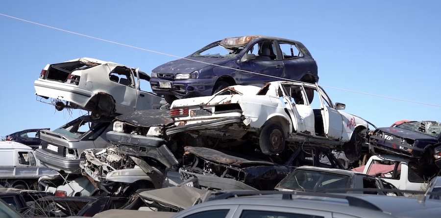 Lirimi i hapësirave publike/ “Varrezat e makinave”, projekte për komunitetin