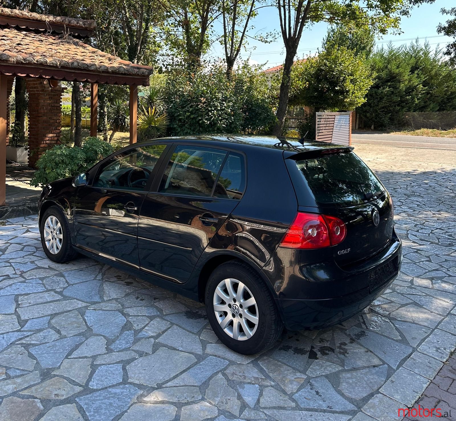 2009' Volkswagen Golf photo #1