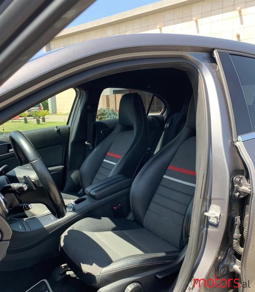 2014' Mercedes-Benz A 180 photo #3