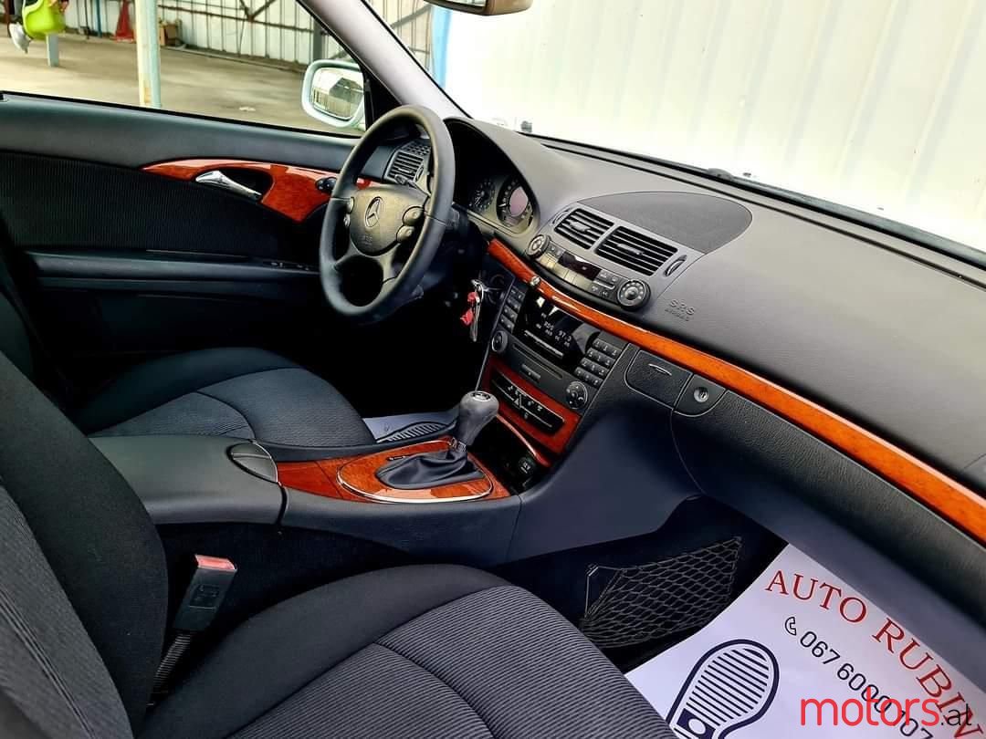 2006' Mercedes-Benz E 220 photo #4