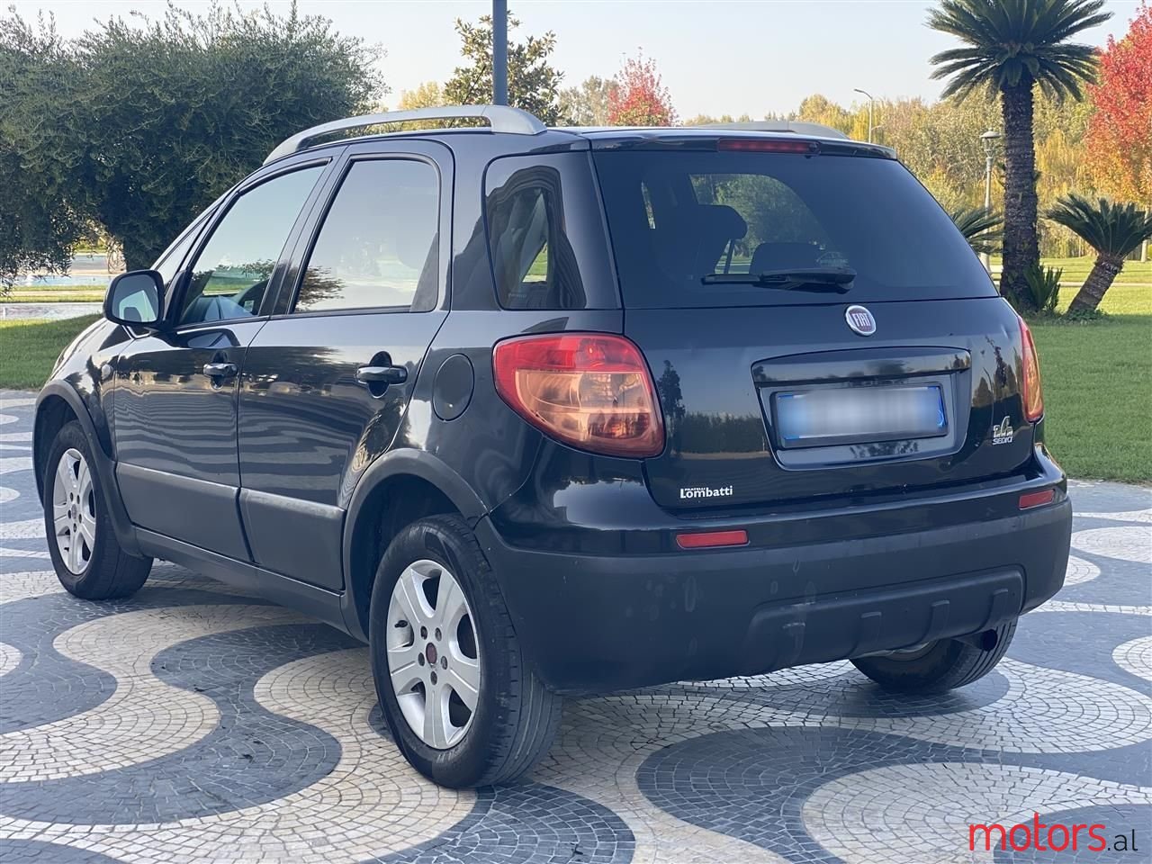 2008' Fiat Sedici photo #3