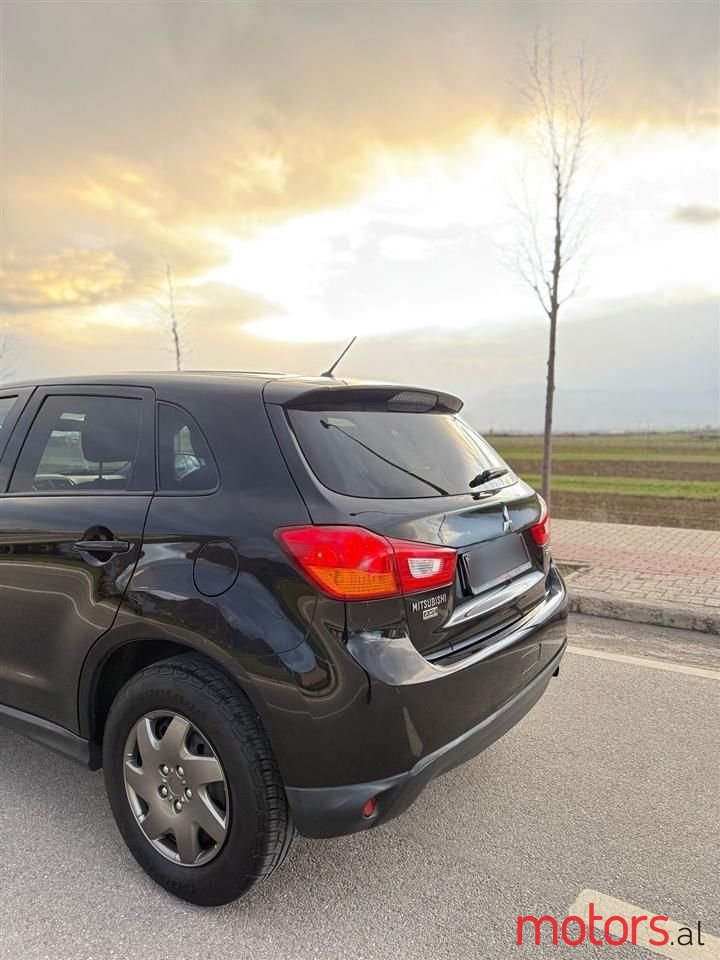 2014' Mitsubishi ASX photo #6