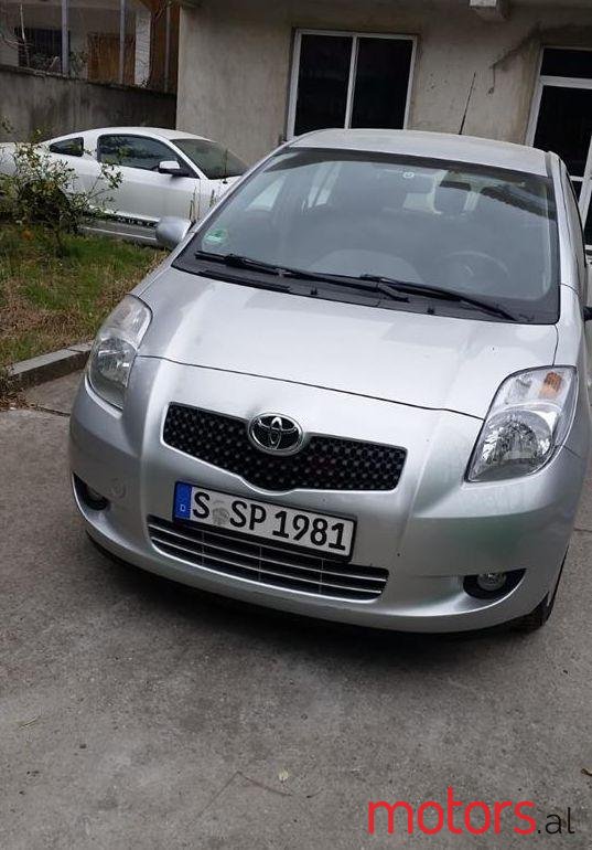 2009' Toyota Yaris photo #1