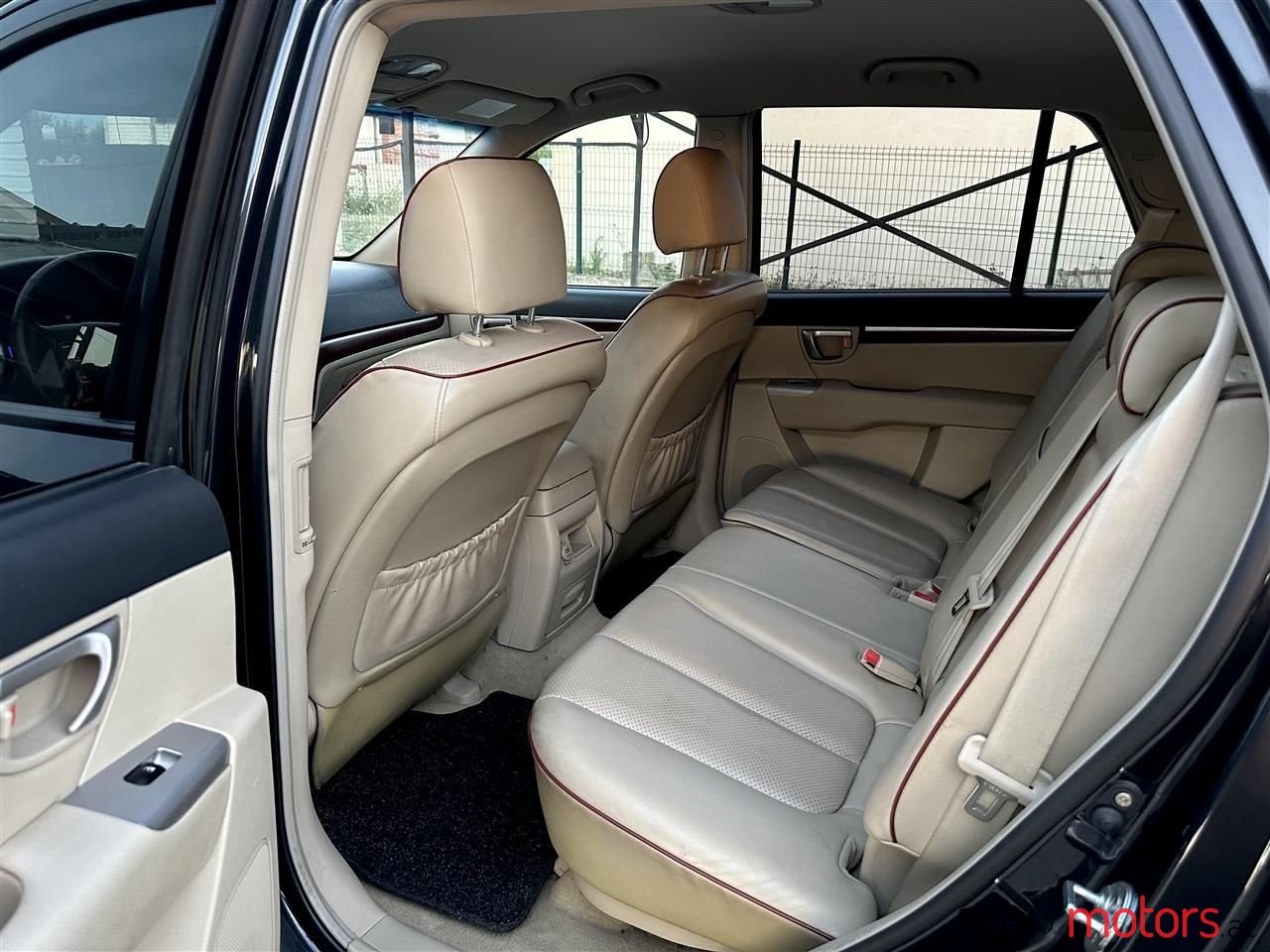 2008' Hyundai Santa Fe photo #6