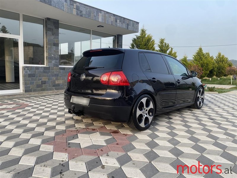 2005' Volkswagen Golf photo #2