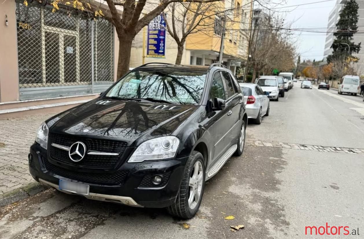 2009' Mercedes-Benz ML 320 photo #2