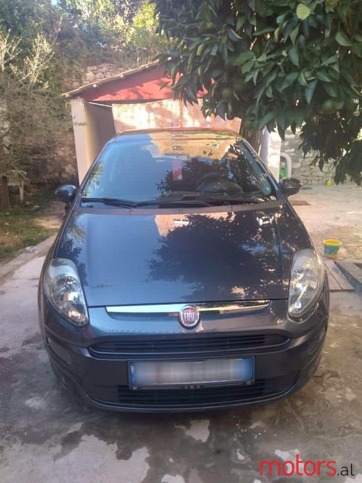 2010' Fiat Punto Evo photo #1