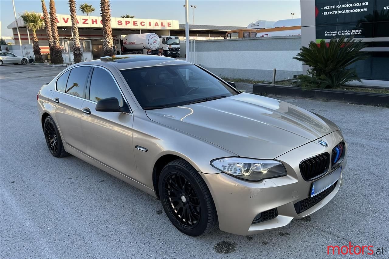 2011' BMW 528 photo #2