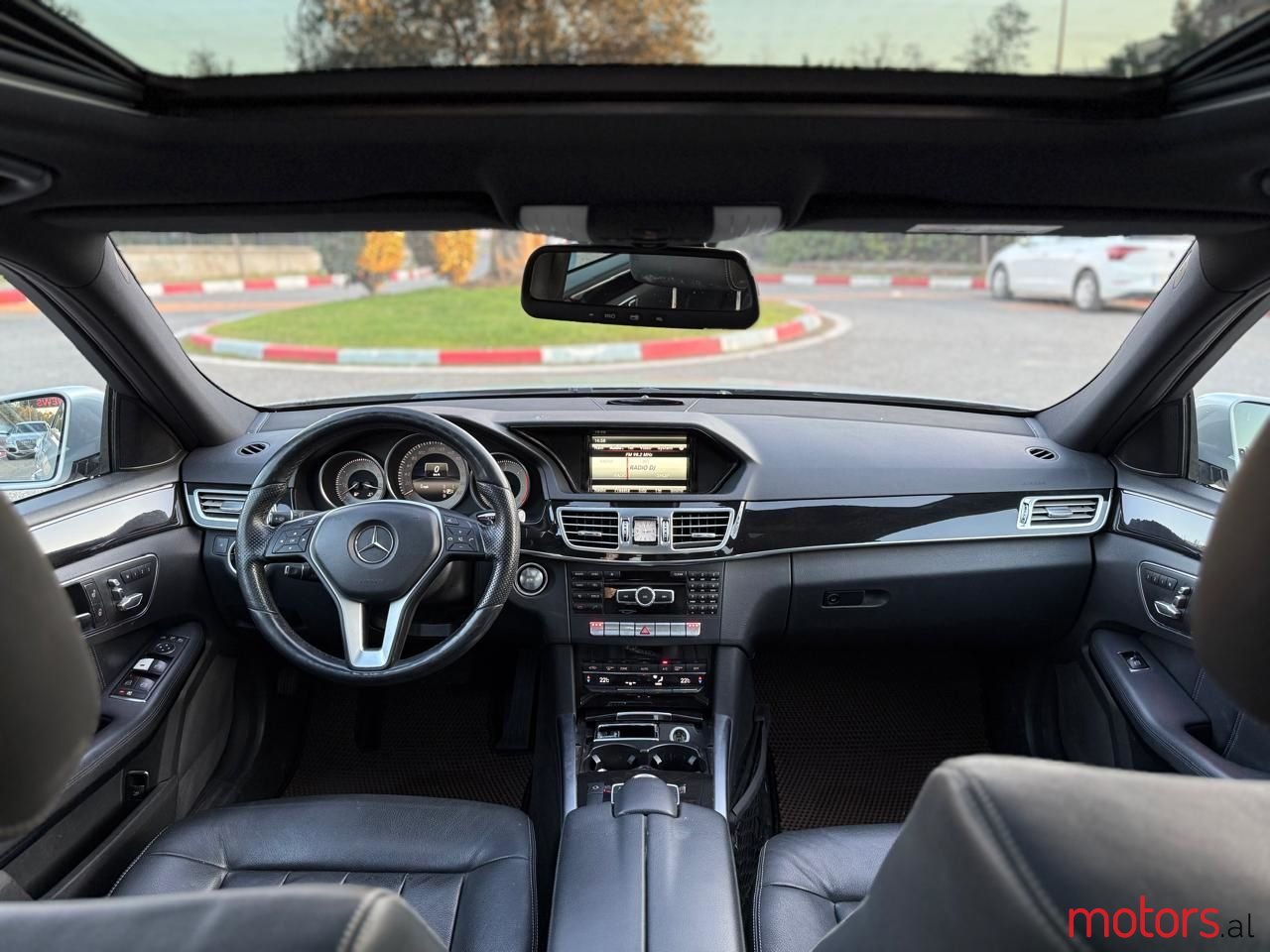 2014' Mercedes-Benz E 220 photo #2