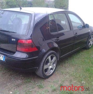 2002' Volkswagen Golf photo #3