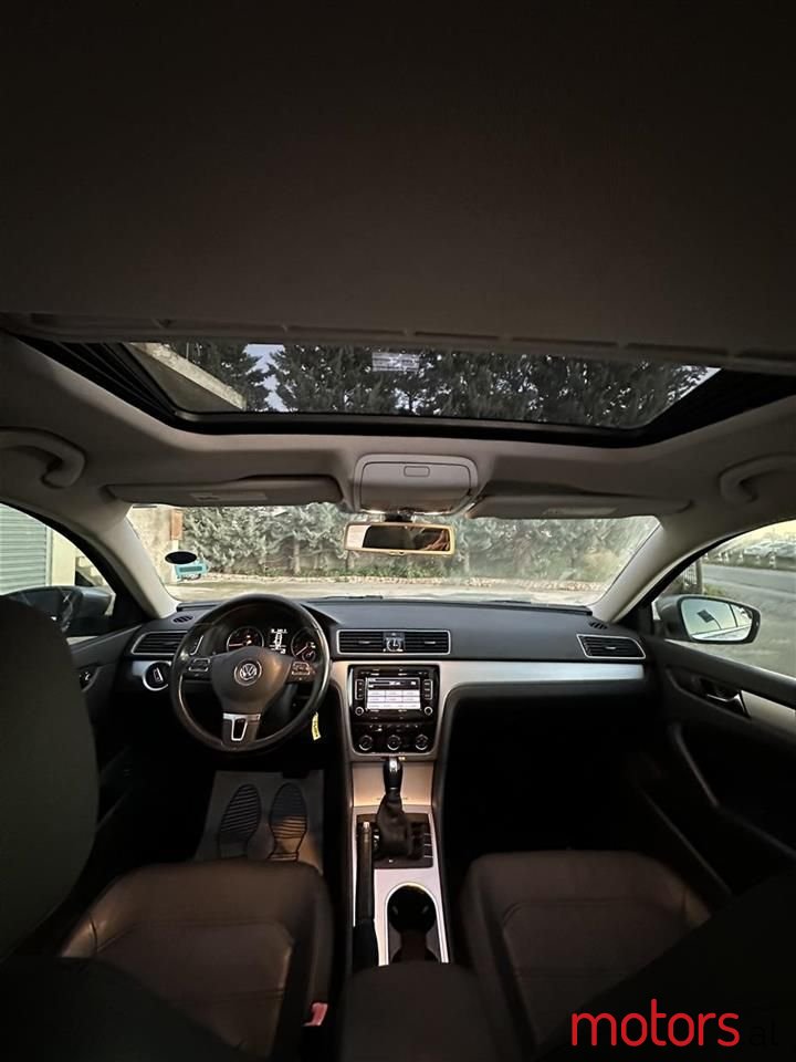 2013' Volkswagen Passat photo #6