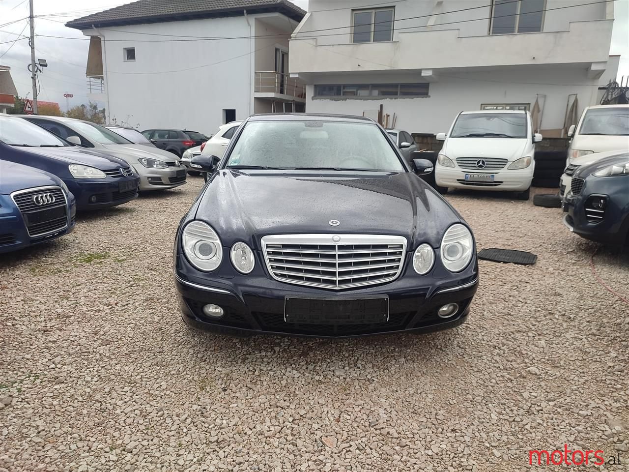 2009' Mercedes-Benz E 200 photo #3