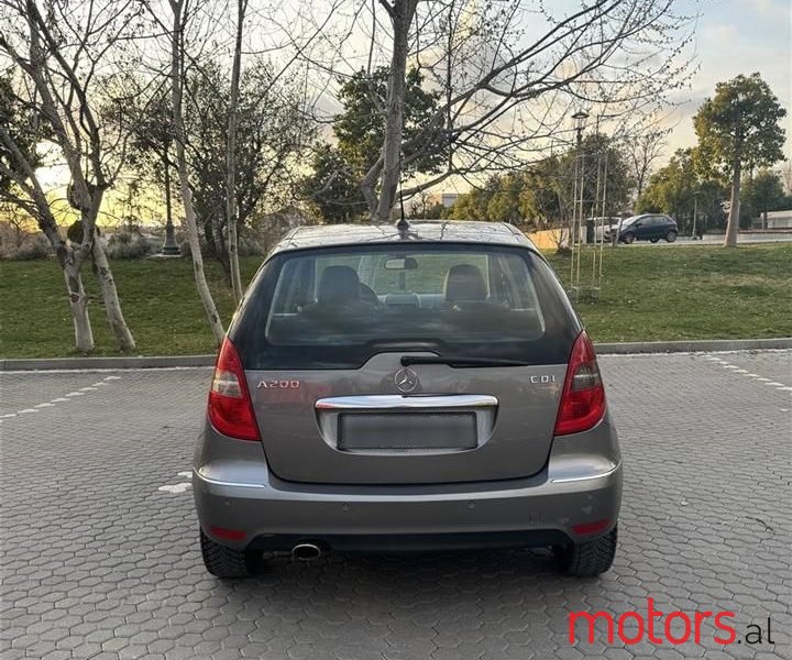 2009' Mercedes-Benz A 200 photo #5