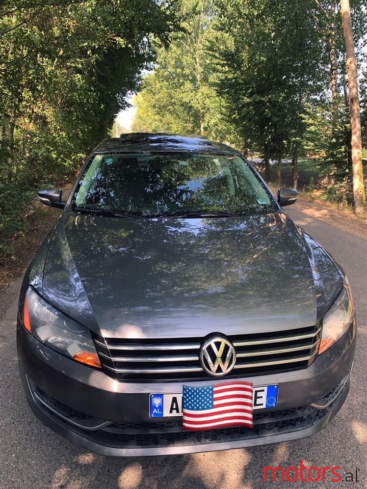 2013' Volkswagen Passat photo #2