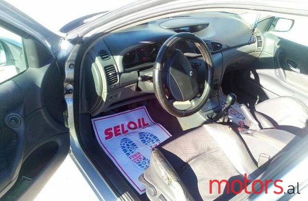 2002' Renault Laguna photo #2