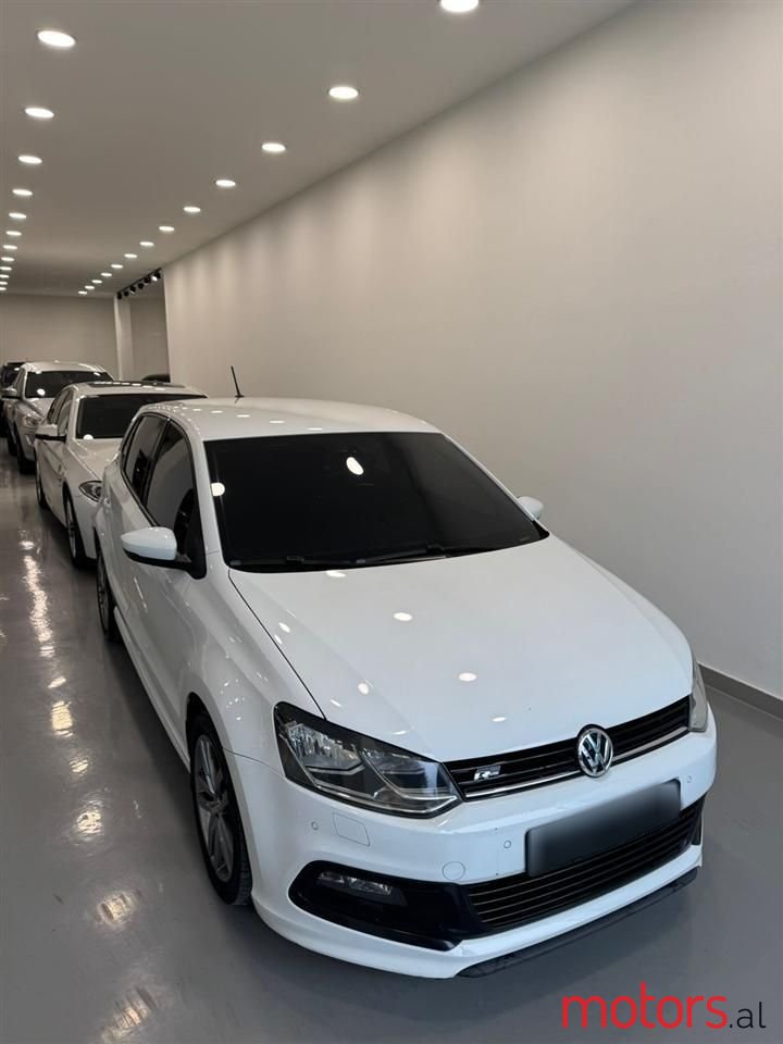 2015' Volkswagen Polo photo #4