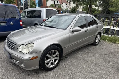 2005' Mercedes-Benz C 230