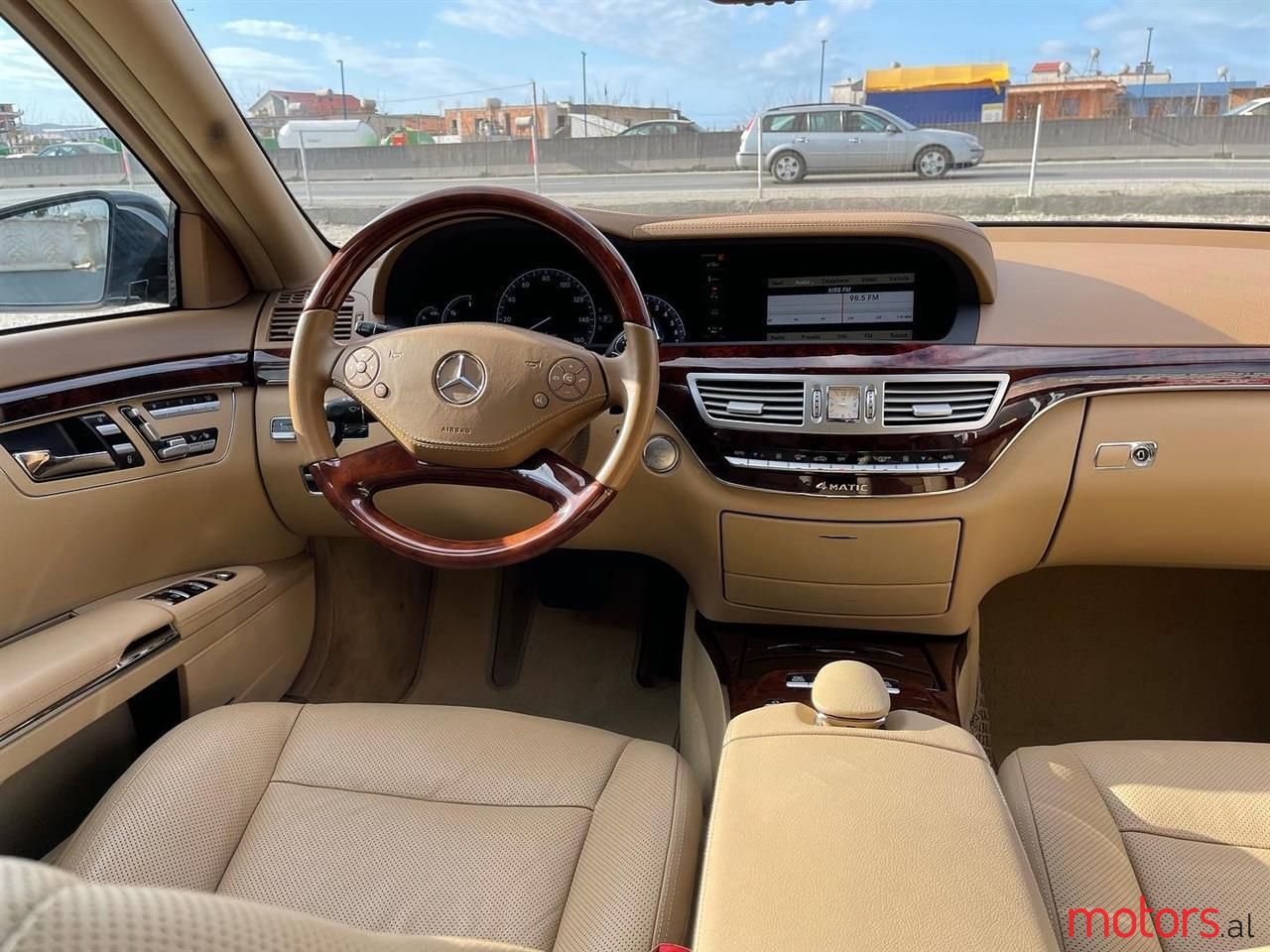 2010' Mercedes-Benz S 550 photo #2