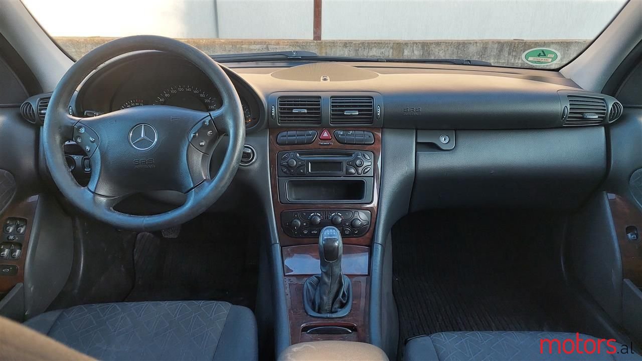 2004' Mercedes-Benz C 180 photo #3