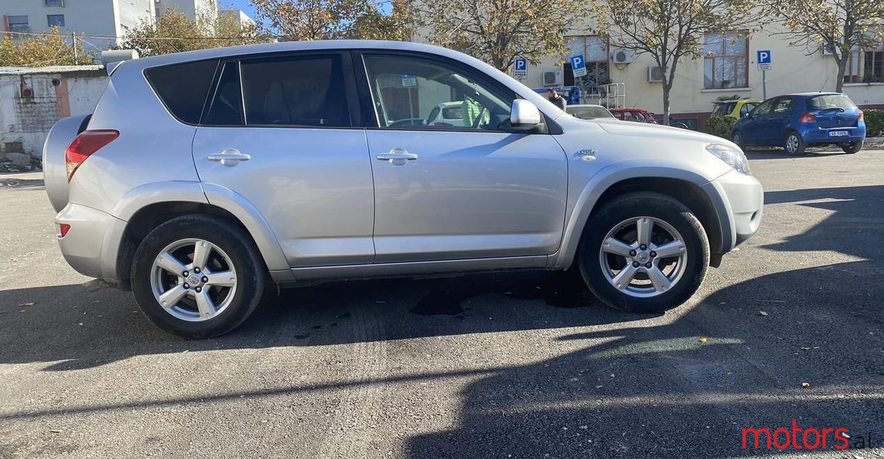 2006' Toyota RAV4 photo #1