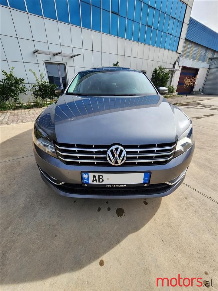 2015' Volkswagen Passat photo #5