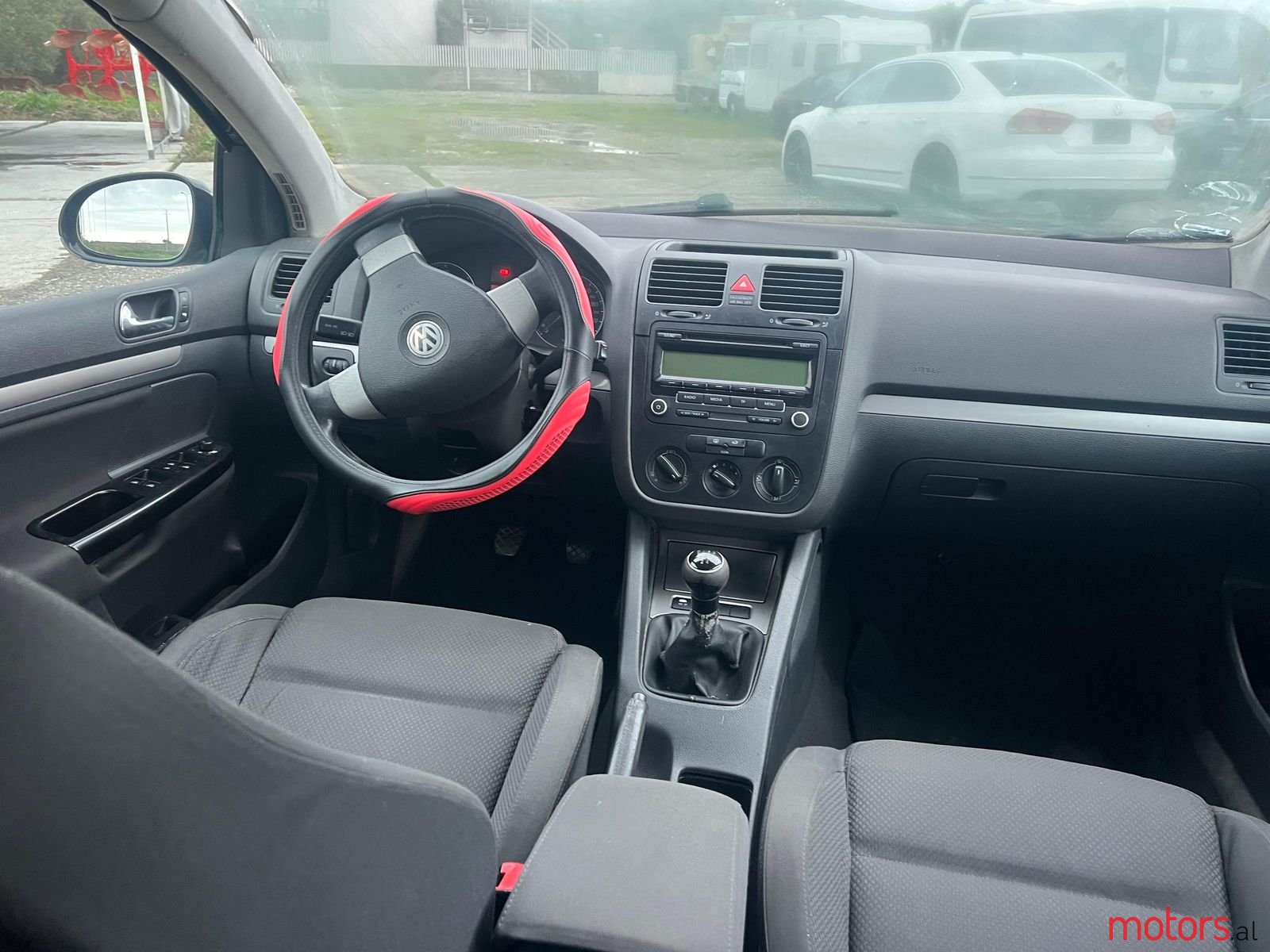 2004' Volkswagen Golf photo #4