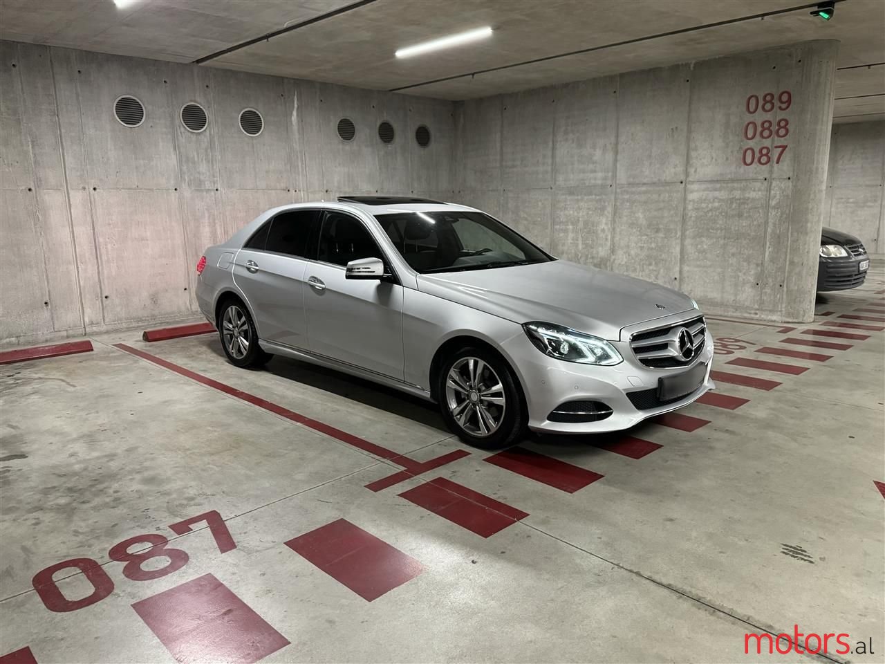 2014' Mercedes-Benz E 220 photo #3