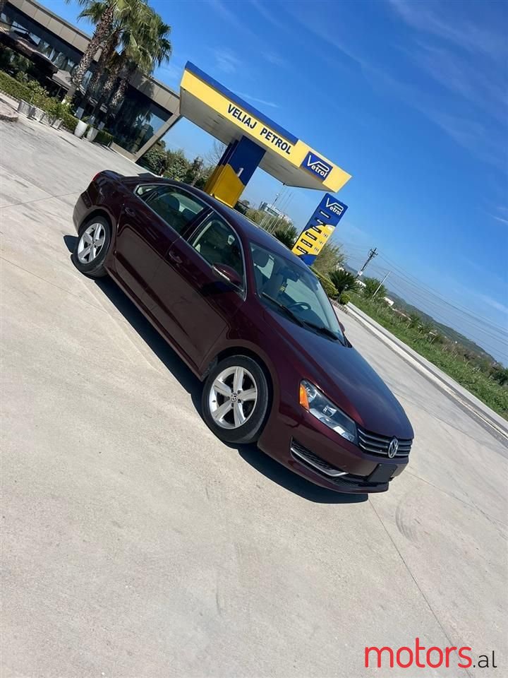 2012' Volkswagen Passat photo #4